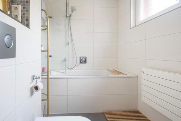 Schoenes Zimmer Im Charmanten Haus Berlim Exterior foto